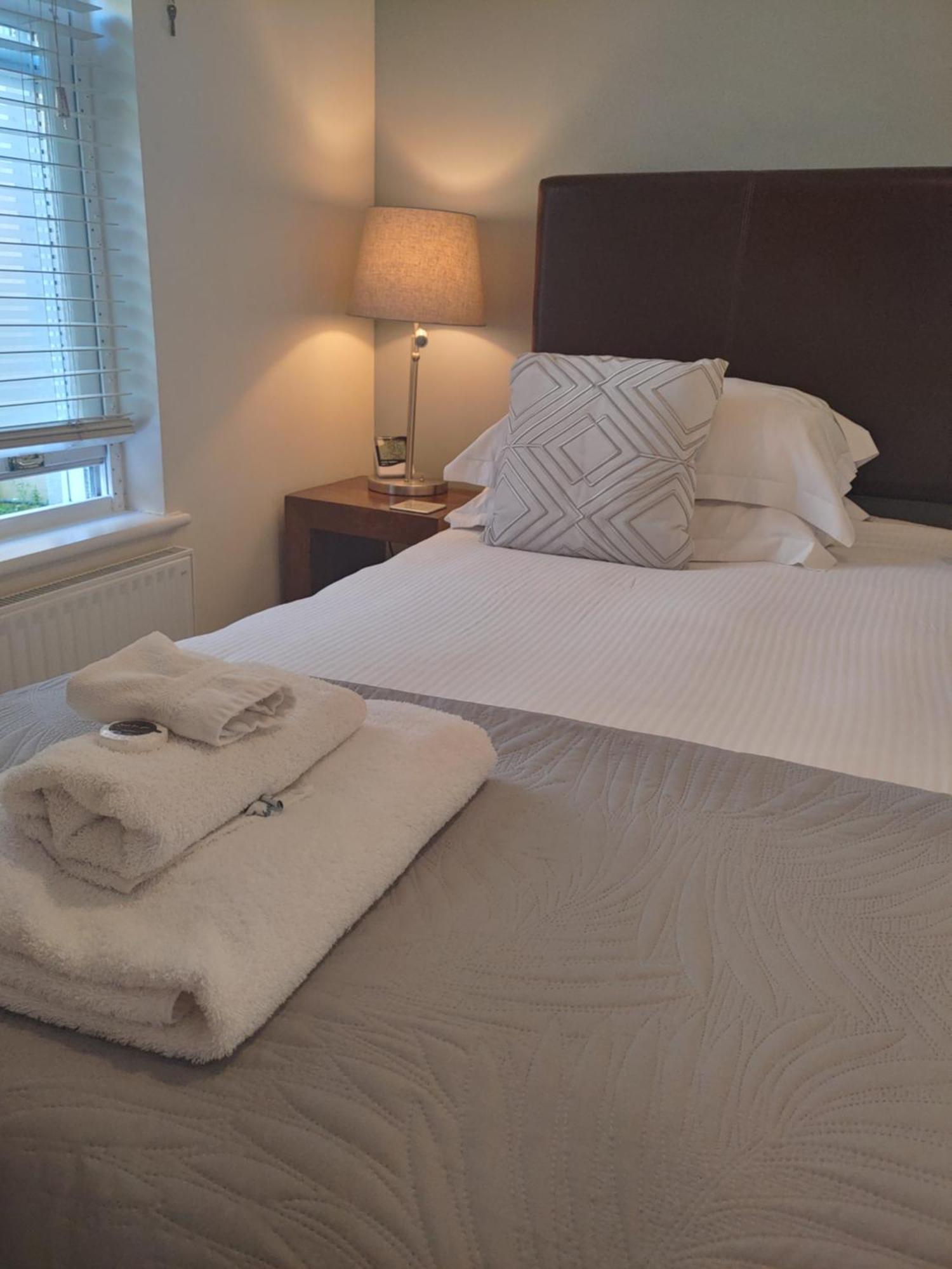 The Bath House Apartments - Free 1St Breakfast - Free Parking Værelse billede