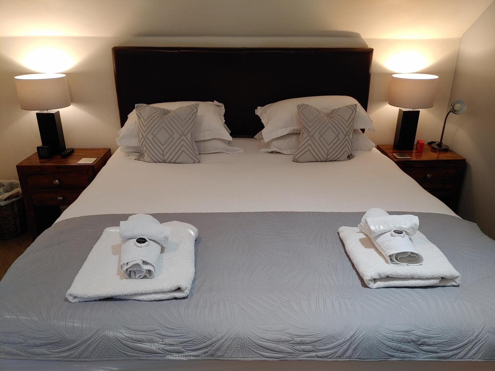 The Bath House Apartments - Free 1St Breakfast - Free Parking Eksteriør billede