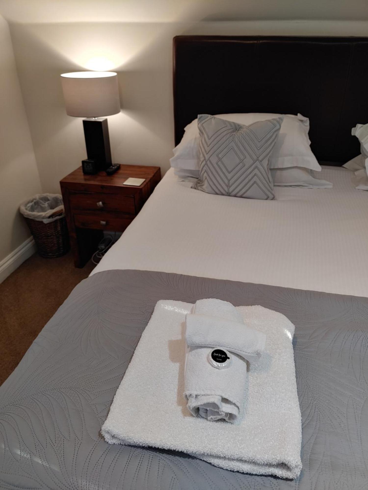 The Bath House Apartments - Free 1St Breakfast - Free Parking Eksteriør billede