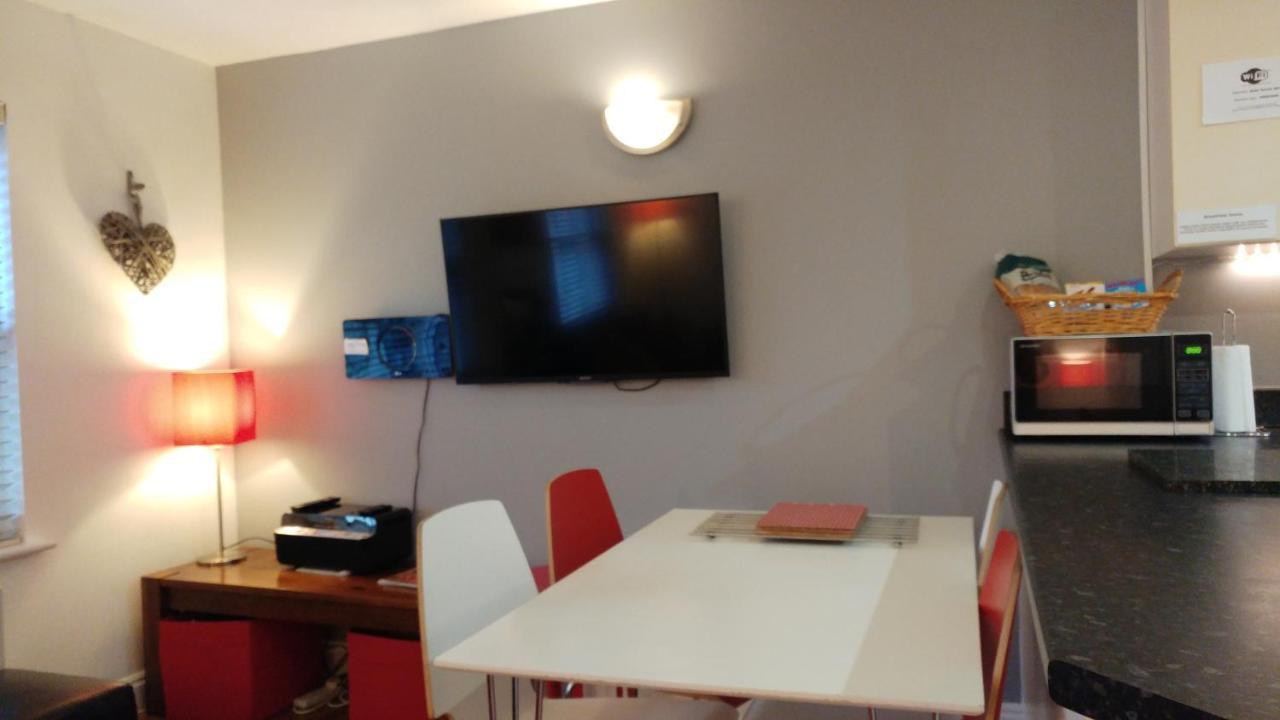 The Bath House Apartments - Free 1St Breakfast - Free Parking Eksteriør billede